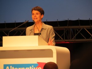 Frau Petry BPT Bremen;  Bildrechte: Frederick Kühne